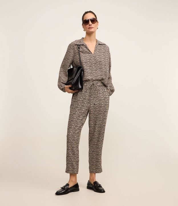 Blusa en Crepé con Estampa Pied-de-Poule y Cuello Polo 2