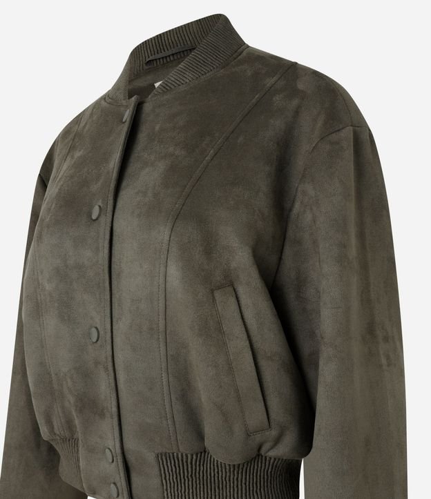 Campera Bomber en Gamuza con Bajo Ayustadas y Recortes 7