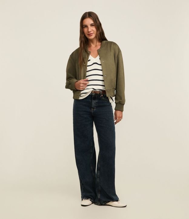 Campera Bomber en Gamuza con Bajo Ayustadas y Recortes 2