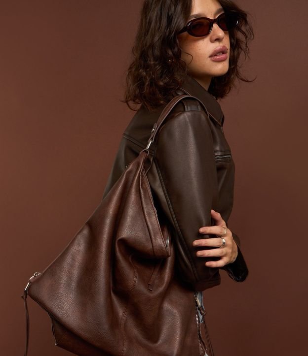 Bolso Hobo Grande Desestructurada con Correas Dobles 10