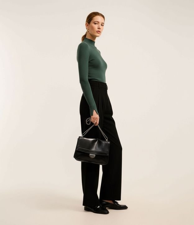 Blusa Básica en Viscosa con Cuello Alto 4