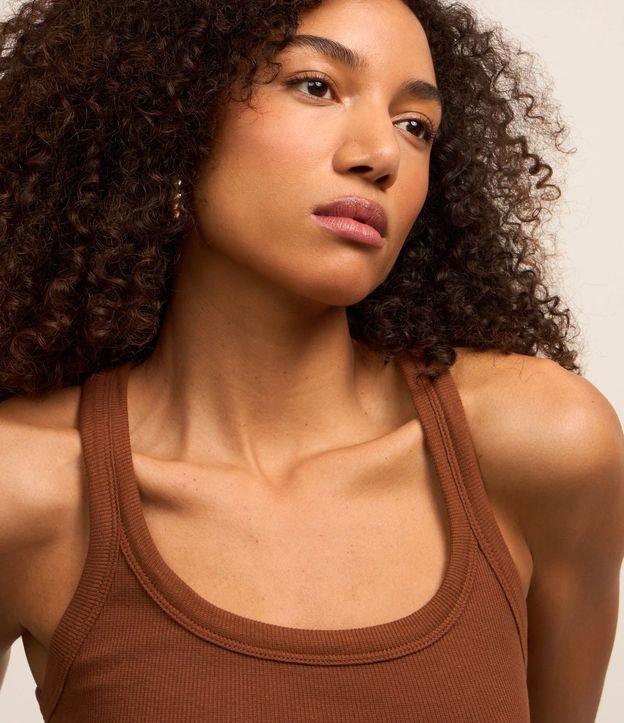 Blusa Musculosa en Rib con Textura Acanalada 3