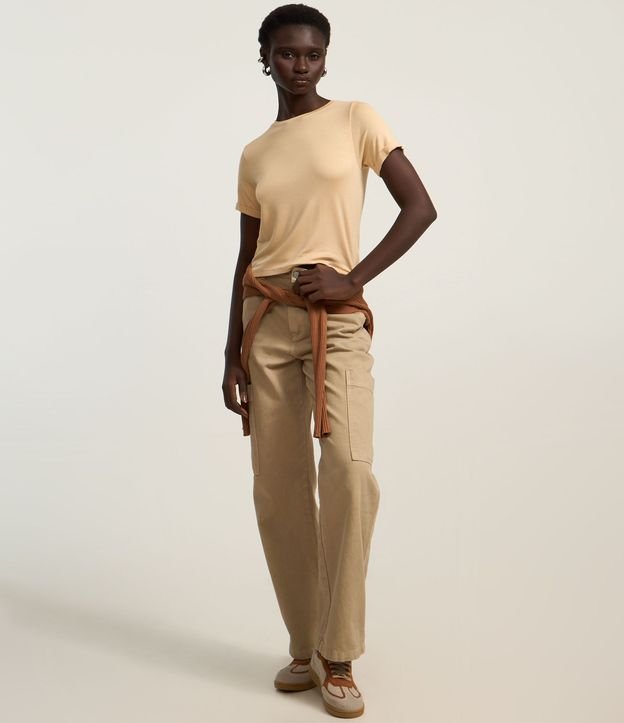 Blusa Básica en Viscosa con Manga Dobrada 2
