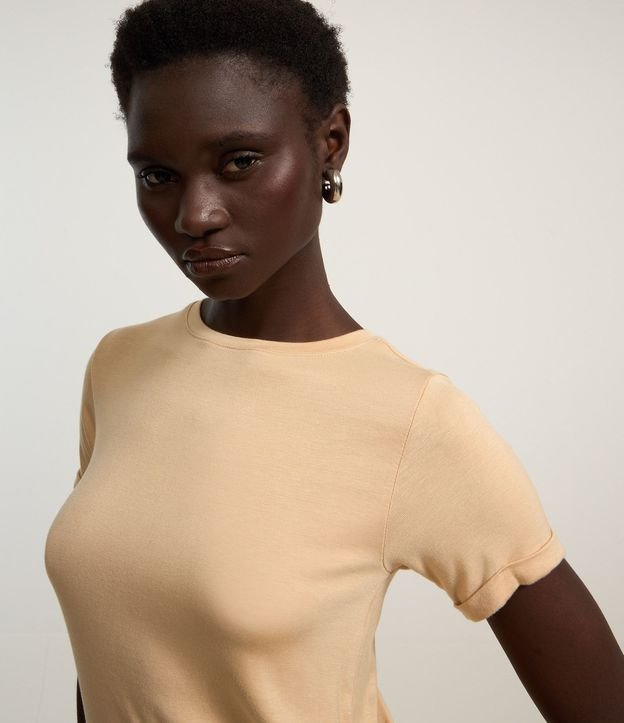 Blusa Básica en Viscosa con Manga Dobrada 5