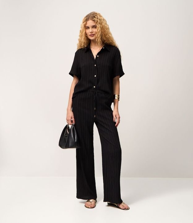 Pantalón Recto Fluida en Chiffon Texturizado