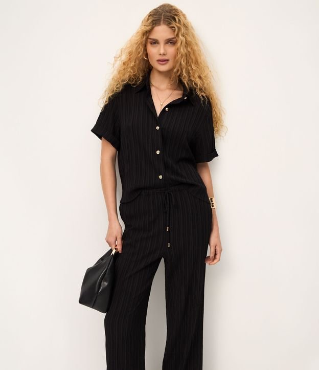 Pantalón Recto Fluida en Chiffon Texturizado 2