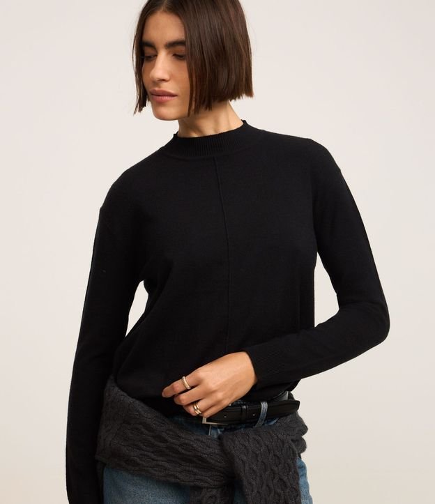 Suéter en Punto con Cuello Alto y Costura Delantera 2