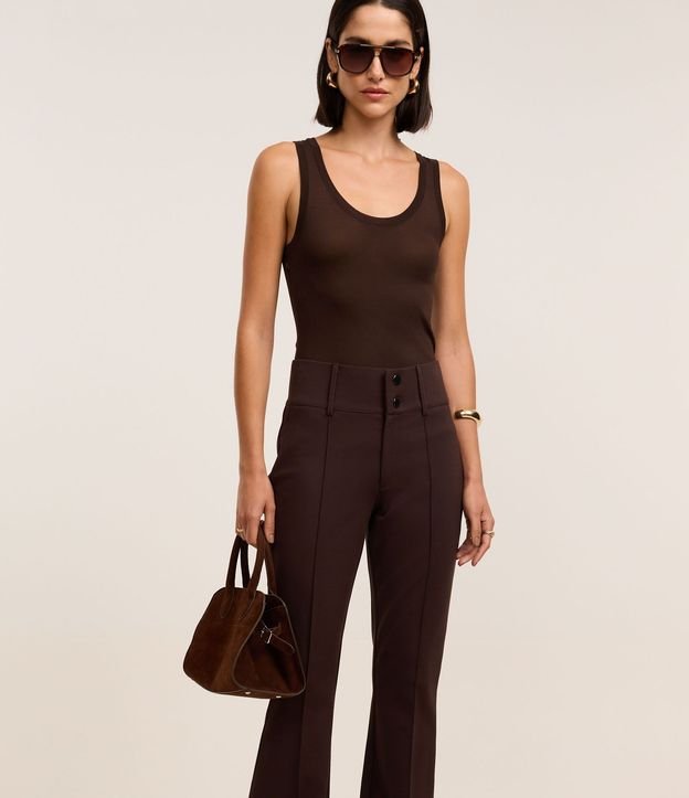 Pantalón Flare Básica en Punto Roma con Botones y Cintura Ancha 2