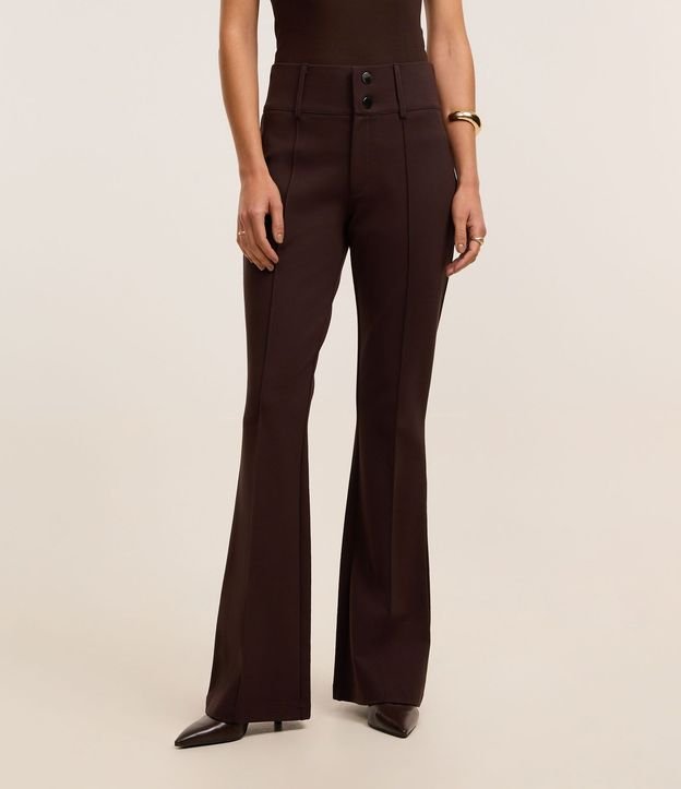 Pantalón Flare Básica en Punto Roma con Botones y Cintura Ancha 4