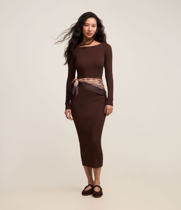 Vestido Midi de Punto Ajustado y con Cuello Barco 2