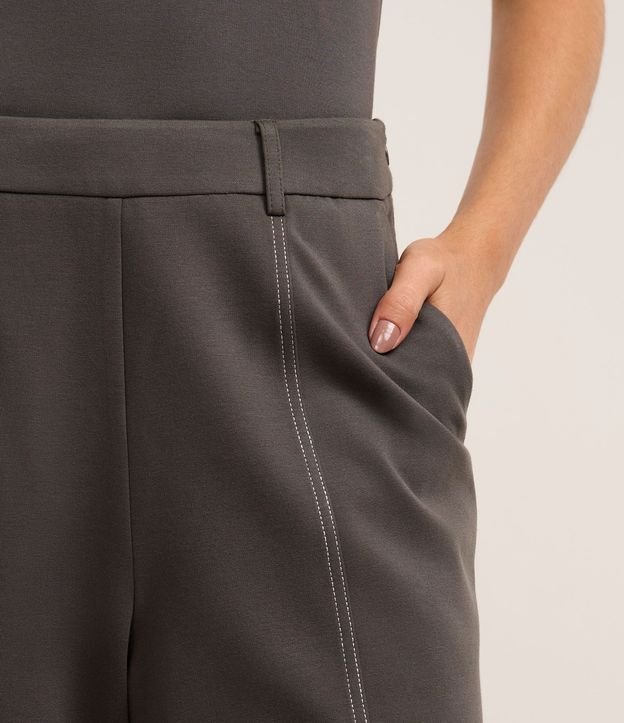 Pantalón Recto Cintura Alta en Ponto Roma con Costura Aparente 3