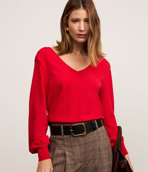 Blusa en Punto con Escote V y Hombrera