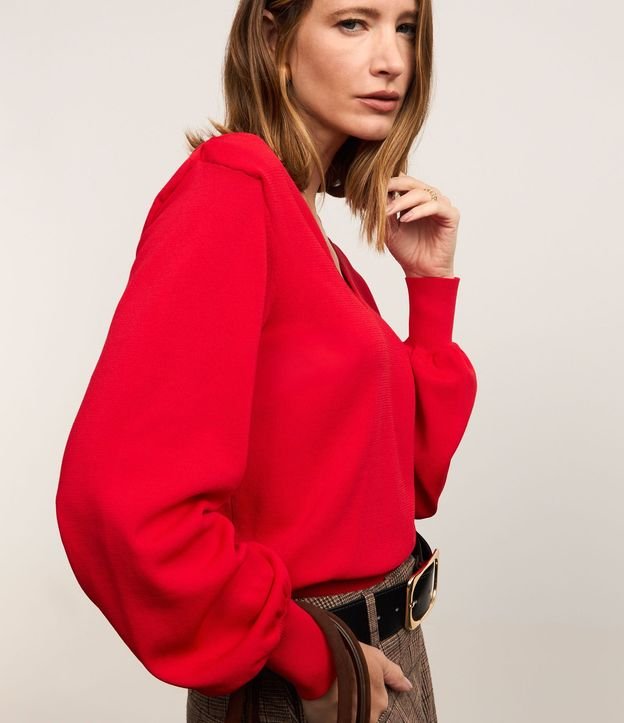 Blusa en Punto con Escote V y Hombrera 6