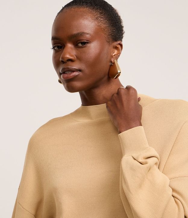 Blusa en Punto con Sisa Deslocada y Pliegues en la Bajo 3