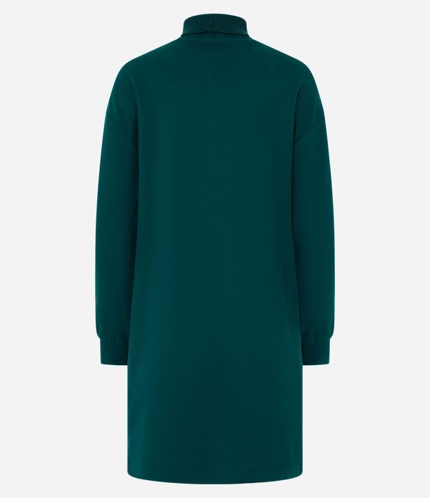 Vestido en Suedine con Cuello Alto y Puños Ajustados