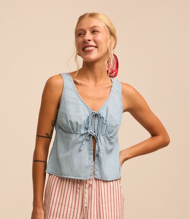 Blusa en Jeans con Recorte y Lacitos