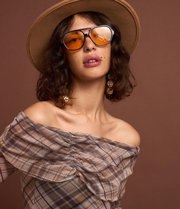 Blusa en Tule de Cuadros con Canesú Fruncida y Escote Hombro a Hombro 5