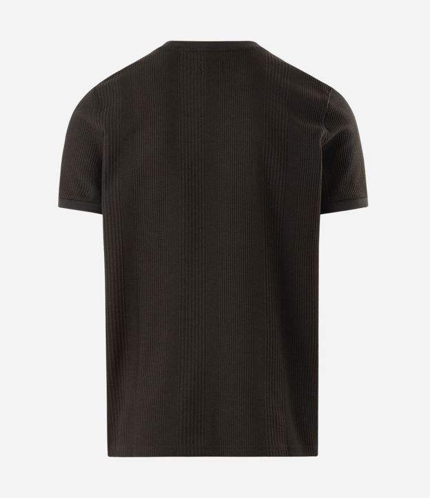 Remera Regular con Cuello Redondo y Textura Vertical 2