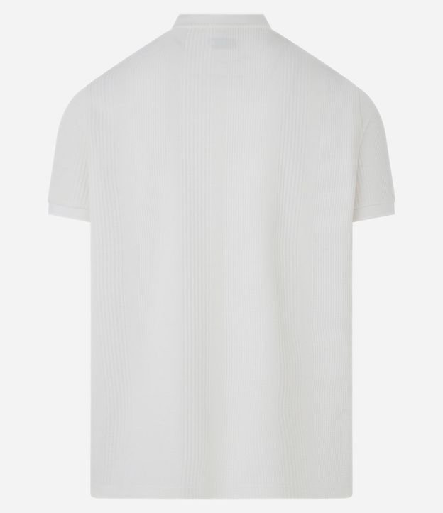 Remera Regular con Cuello Redondo y Textura Vertical 6