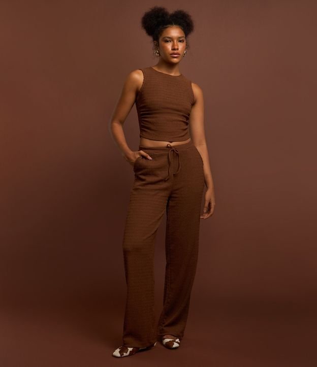 Pantalón Recto con Textura y Cintura Elástica