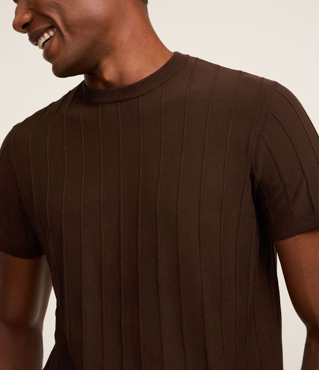 Remera Slim en Viscosa con Textura de Rayas y Manga Corta 3