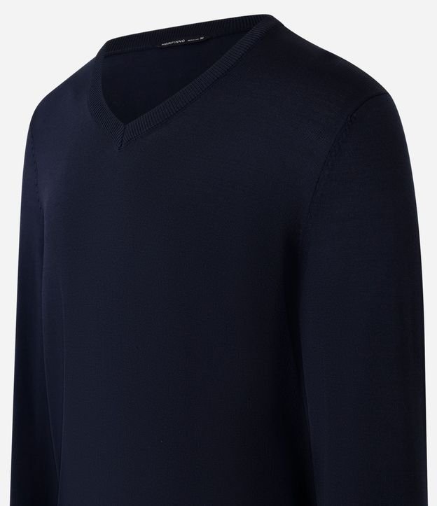 Suéter Básico en Viscosa con Cuello V 6