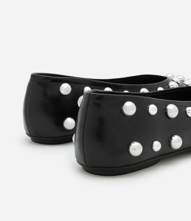 Zapatilla en PU Punta Redonda con Big Esferas de Metal 3