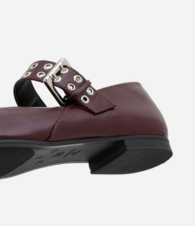 Zapatilla en Berniz con Efecto Mojado y Hebilla con Ojal 5