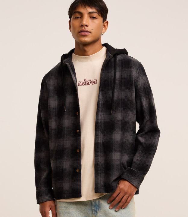 Camisa Comfort en Franela con Capucha Estampa de Cuadros