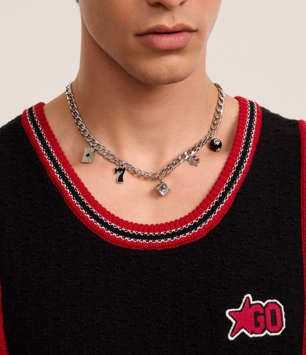Collar en Metal con Cadena en Eslabones Gruesos y Colgantes de Casino 4