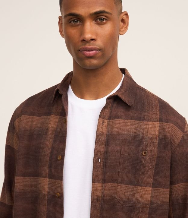 Camisa Regular en Algodón de Cuadros con Bolsillo y Manga Larga 3