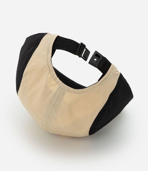 Gorra 5 Panel en Microfibra con Recortes y Bordado Delantero 5