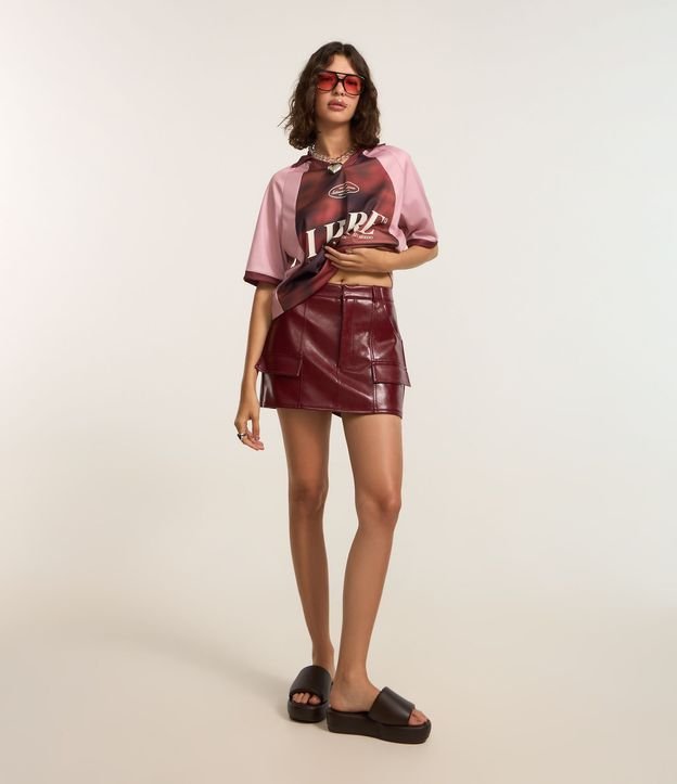 Short Pollera Corto en PU con Bolsillos Delanteros