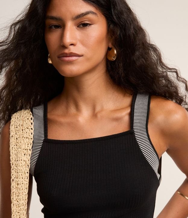 Musculosa con Escote Cuadrado y Asa Contrastante 8
