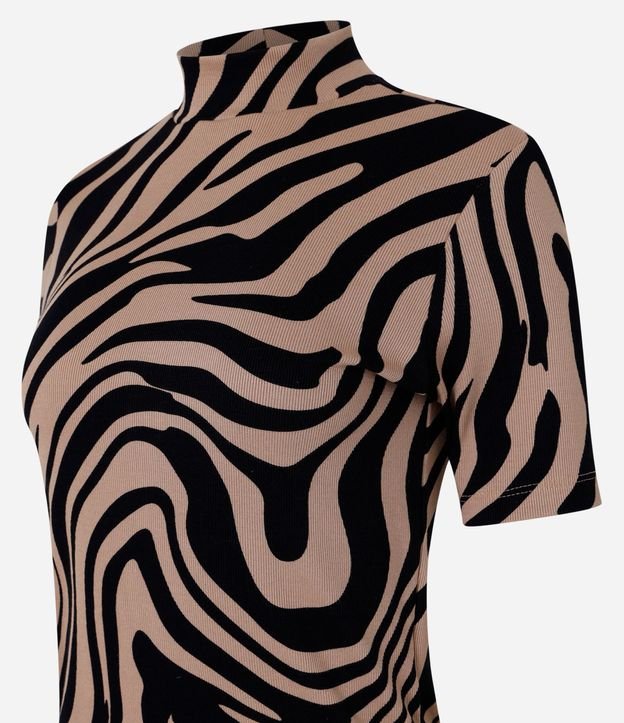 Blusa en Rib con Cuello Alto y Estampa Zebra 3