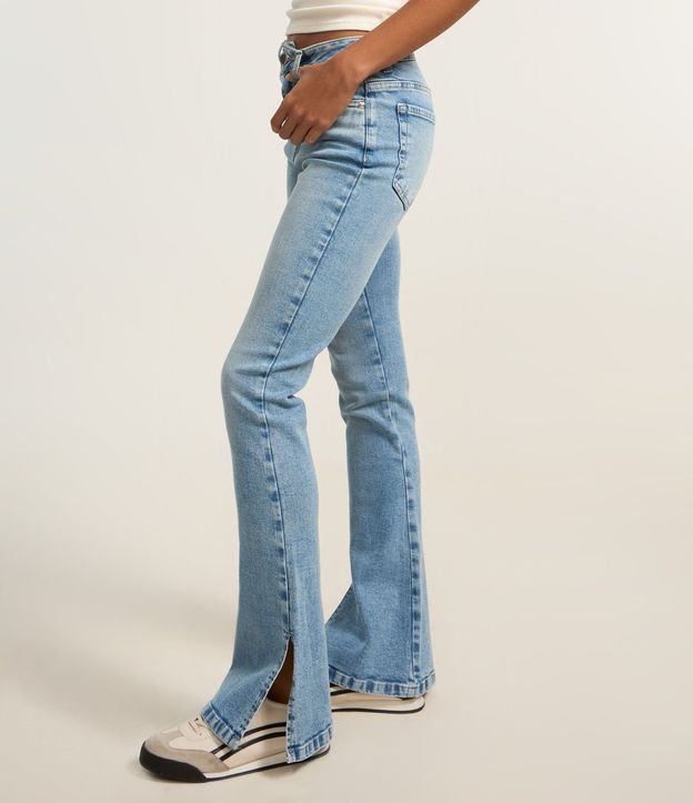 Pantalón Bootcut en Jeans con Cintura Alta y Abertura Lateral en la Bajo 3