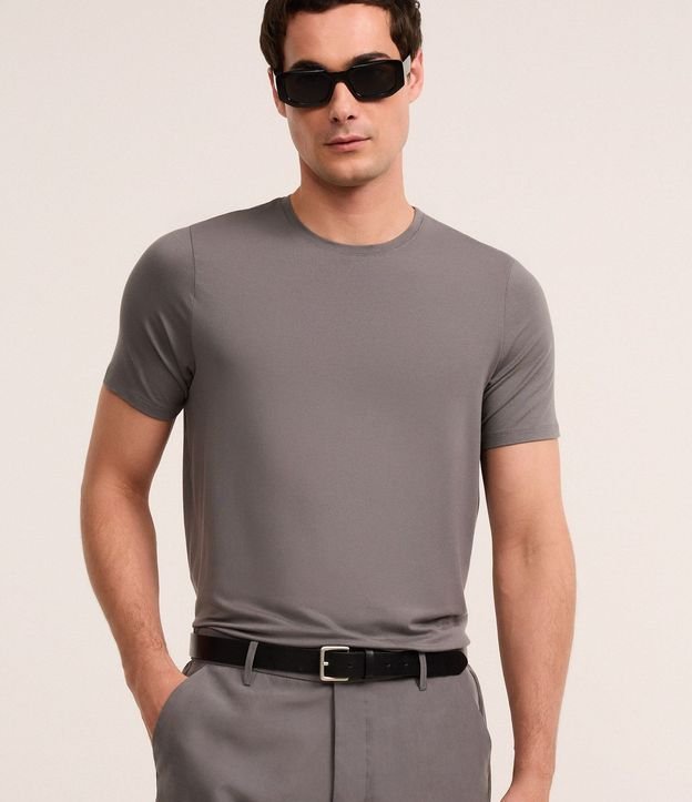Remera Comfort en Modal con Cuello Redondo