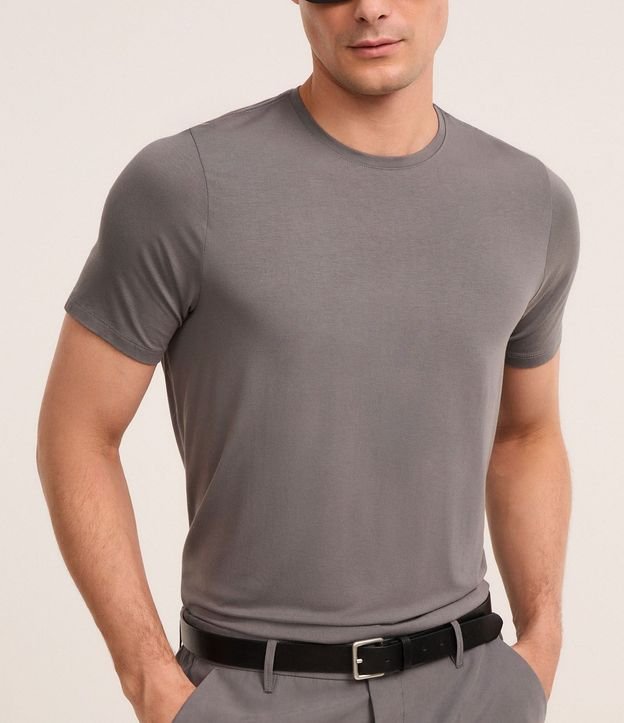 Remera Comfort en Modal con Cuello Redondo 4