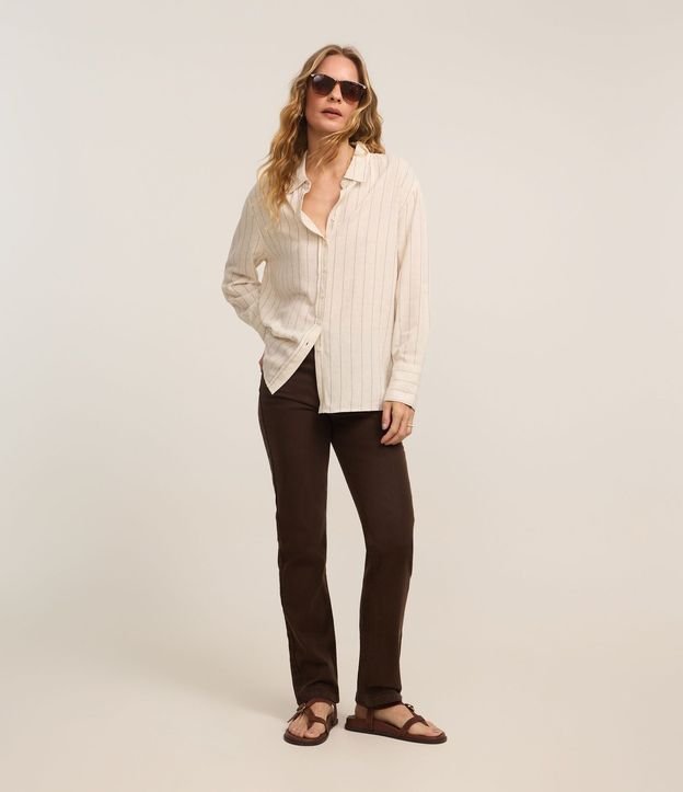 Pantalón Slim Cintura Mediana en Jeans con Elastano y Encaje