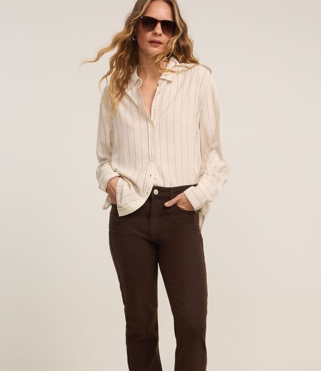 Pantalón Slim Cintura Mediana en Jeans con Elastano y Encaje 3
