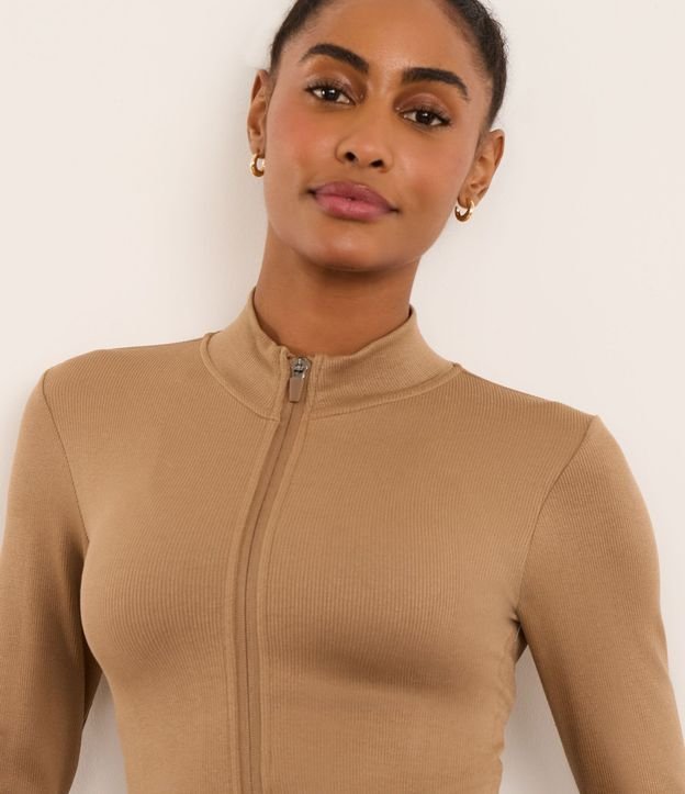 Campera Deportiva Seamless con Cuello Alto 4
