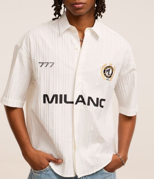 Camisa Oversized con Estampado Localizado y Lettering Texturizado 3
