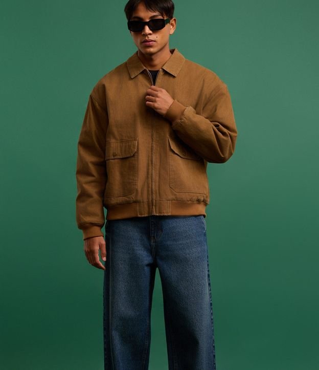 Campera Bomber en Sarga con Bolsillos Cargo 4