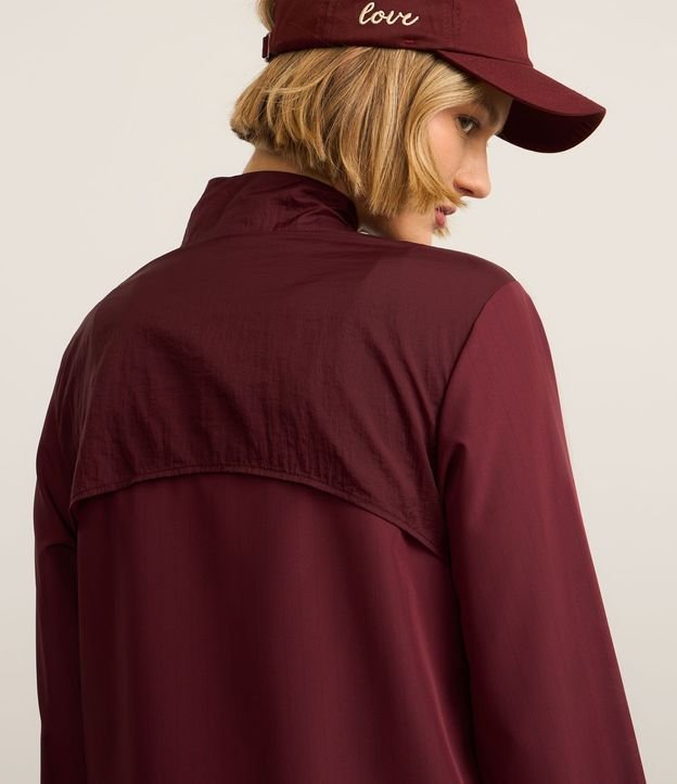 Campera Rompevientos Deportiva con Hilo Reflectante 4