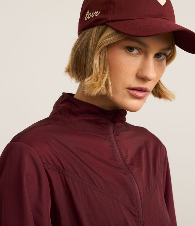 Campera Rompevientos Deportiva con Hilo Reflectante 7