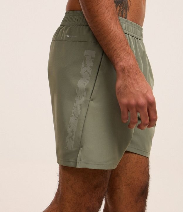 Bermuda Deportiva con Estampa Localizada Reflectante 4