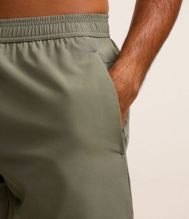Bermuda Deportiva con Estampa Localizada Reflectante 7