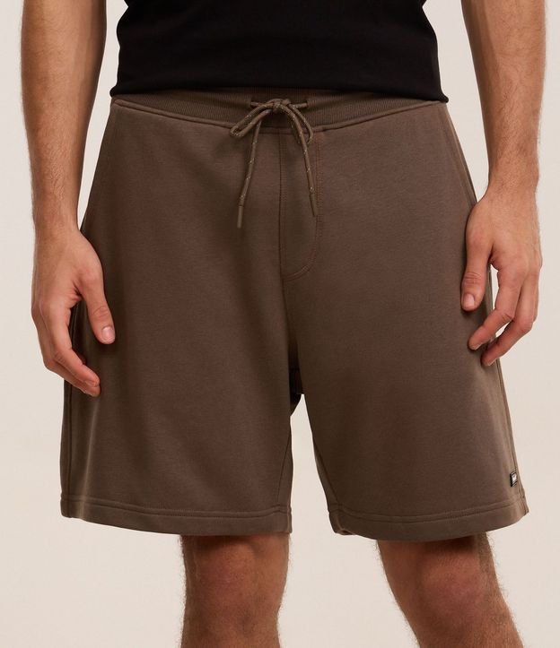 Bermuda Slim en Algodón con Felpa y Bolsillos 2