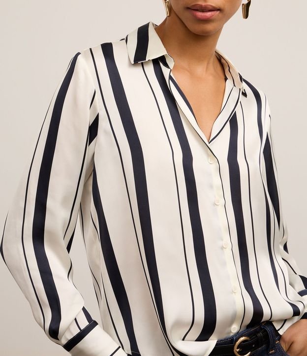 Camisa Satinada con Rayas y Vista con Botones 6