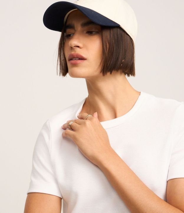 Blusa Básica Ajustada en Rib con Cuello Redondo 5